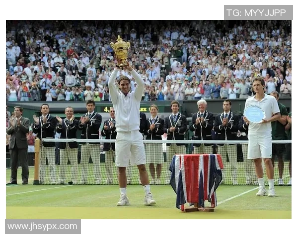 退役传奇足球巨星的人生新篇章与辉煌过往的深度回顾